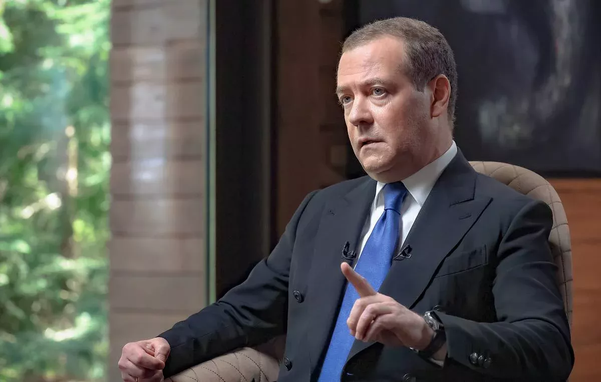 Medvedev: Operatsiya endi boshqa narsalar qatori «Kiyevni egallash»ni ham o‘z ichiga olishi kerak расм