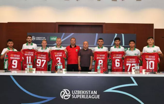 "Lokomotiv" yangi futbolchilarini tanishtirdi