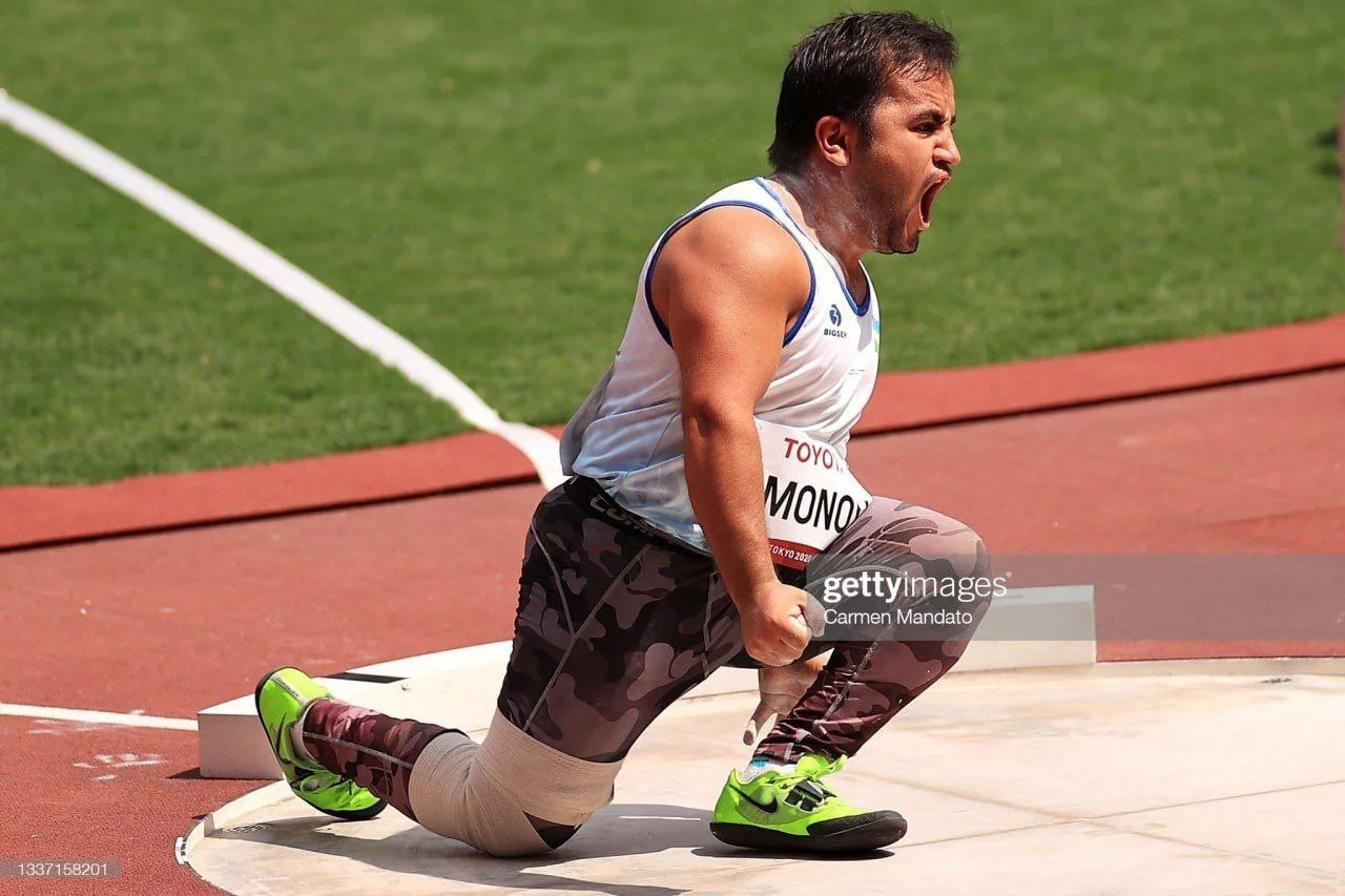 Рекорд ўрнатган Бобур Омонов Паралимпия чемпионлигини қўлга киритди