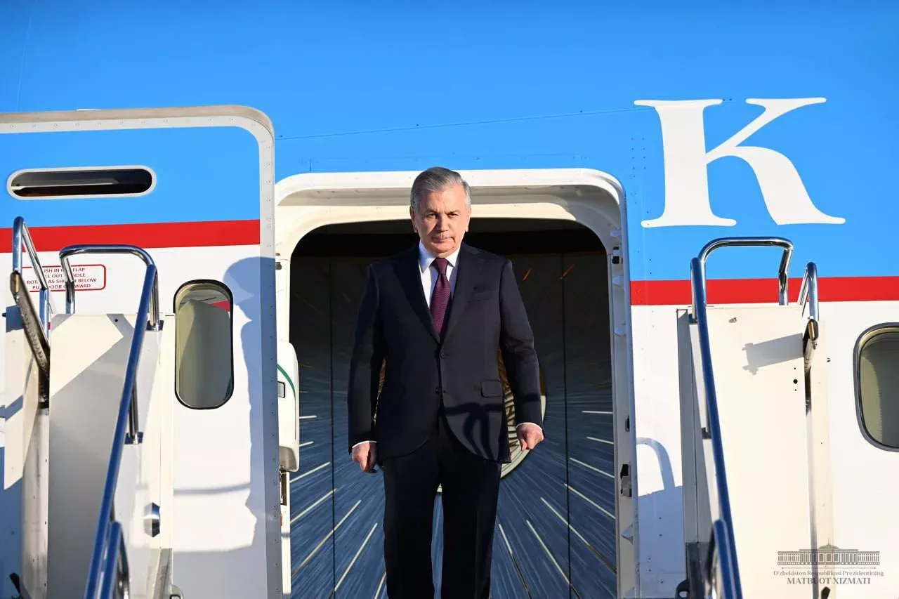 Shavkat Mirziyoyev Qozog‘istonga yetib bordi расм