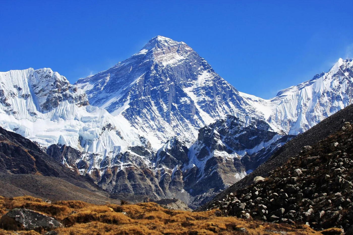 Xitoylik olimlar Everest o‘sayotganini qayd etishdi