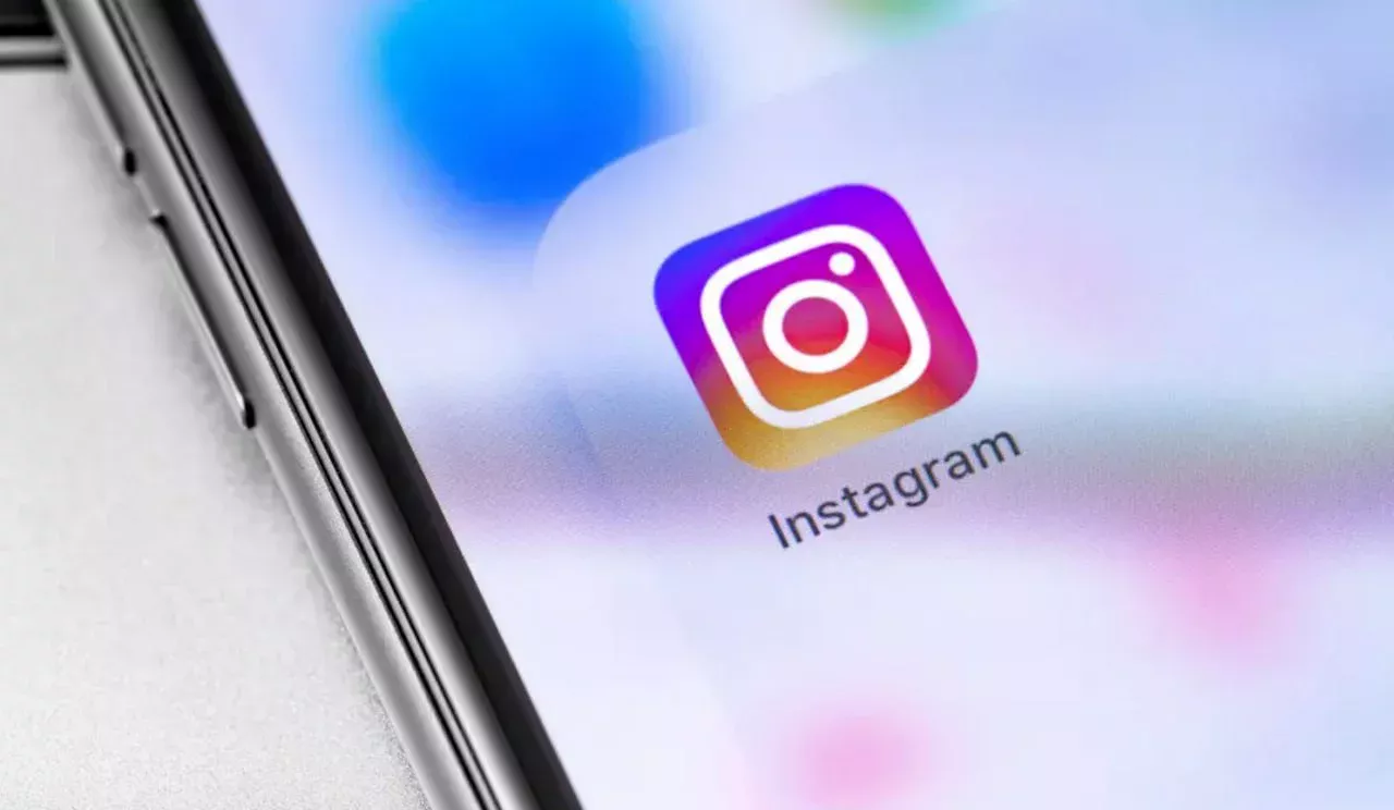 Instagram hech qanday izohsiz eski videolarni skrinshotlarga aylantirib qo‘ymoqda