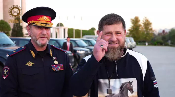 Qodirov Putinning tug‘ilgan kunida urushdagi harbiylarga “sovg‘a” yubordi (video) расм