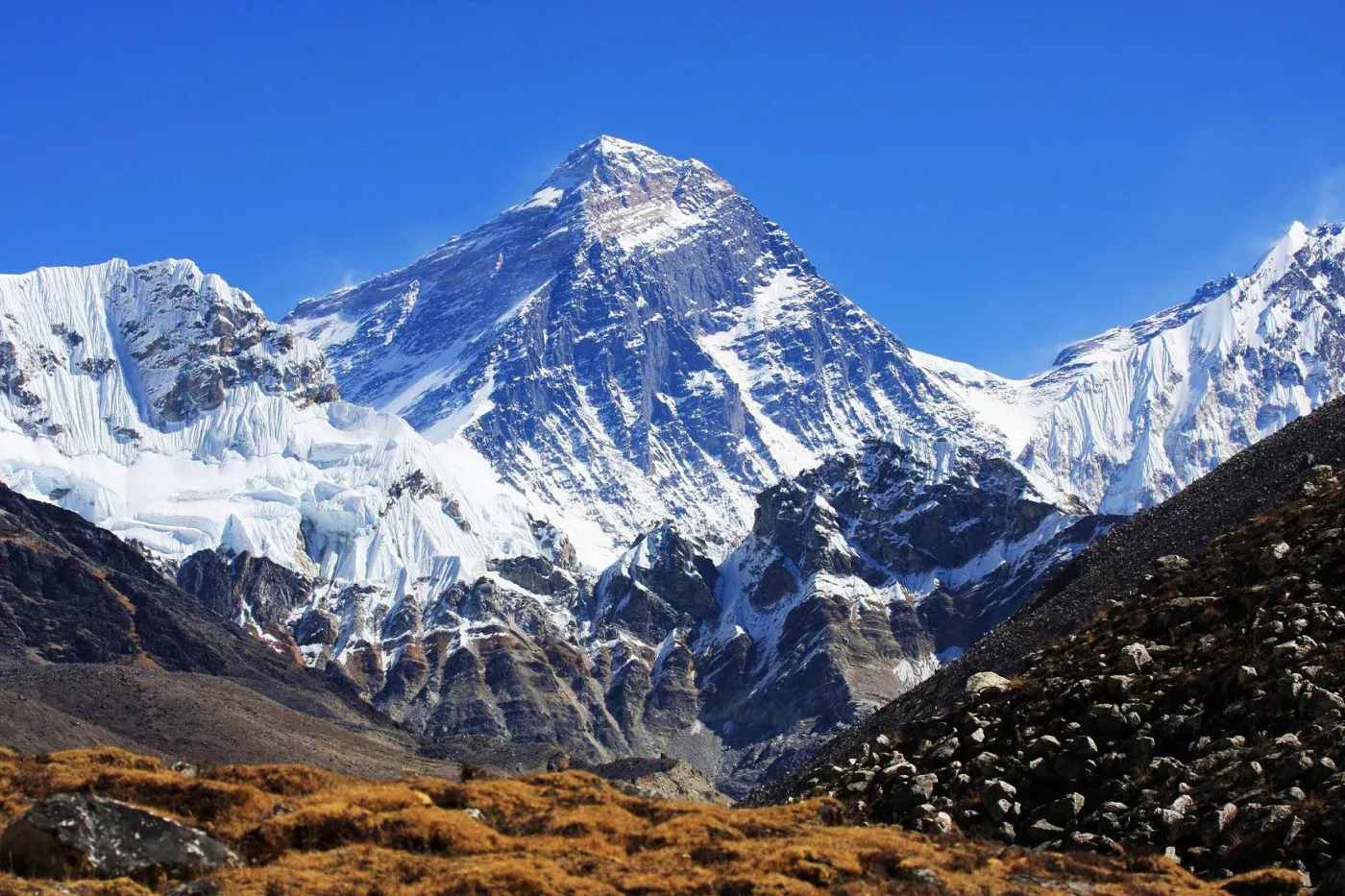 Xitoylik olimlar Everest o‘sayotganini qayd etishdi расм