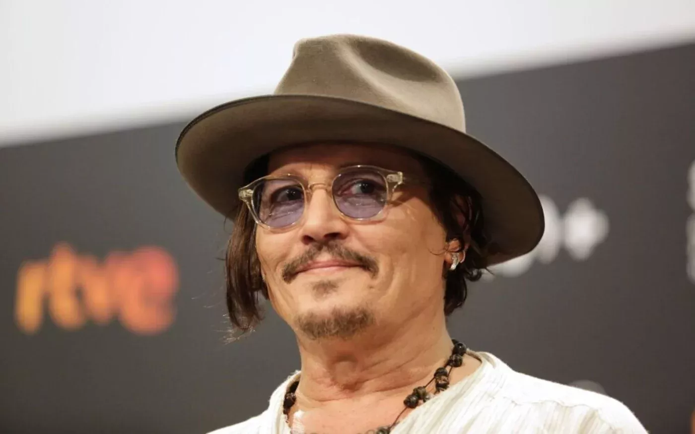 Jonni Depp kinoga qaytmoqda: aktyor yangi filmda Penelopa Krus bilan suratga tushadi