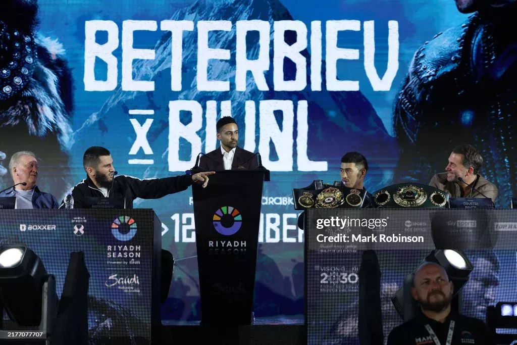 Dmitriy Bivol va Artur Beterbiyev o‘rtasida mutlaq jahon chempionlik jangi haqida