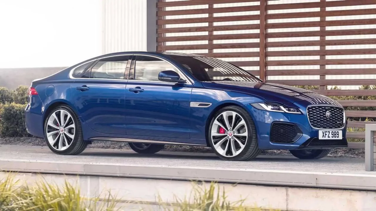 Jaguar Британияда автомобил сотишни тўхтатди