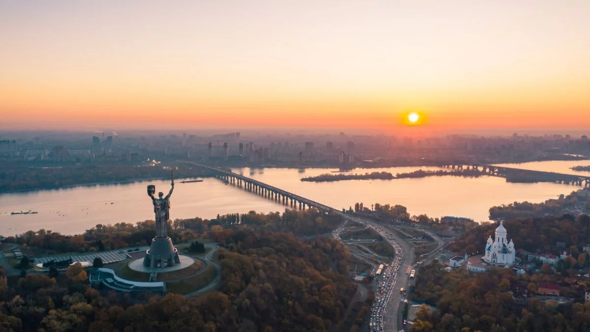 Rossiya hujumi tahdidi tufayli Kiyevdagi bir qancha elchixonalar yopildi