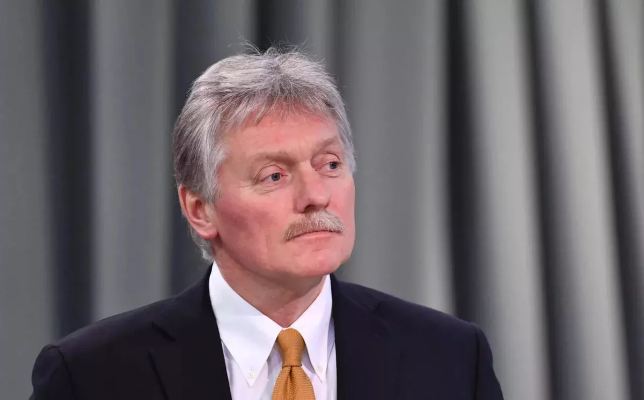 Peskov AQSHning amaldagi ma’muriyatini Ukrainadagi vaziyatni keskinlashtirishda aybladi расм