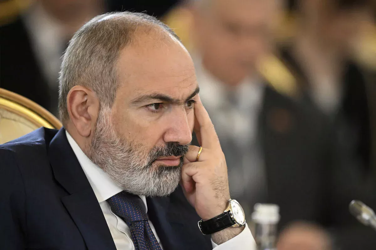 Pashinyan Armanistonning Mustaqillik deklaratsiyani eng katta muammo va fojia deb atadi расм