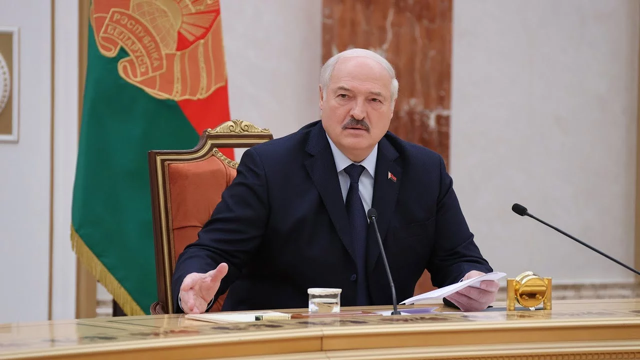 Aleksandr Lukashenko 23 nafar siyosiy mahbusni afv etdi