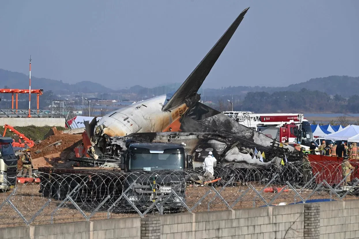 Жанубий Кореяда Jeju Air самолётининг ҳалокати юзасидан тинтувлар бошланди расм