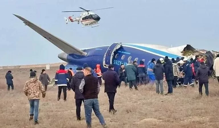 Оқтовда ҳалокатга учраган самолётнинг “қора қути”ларини ўрганиш бошланди расм