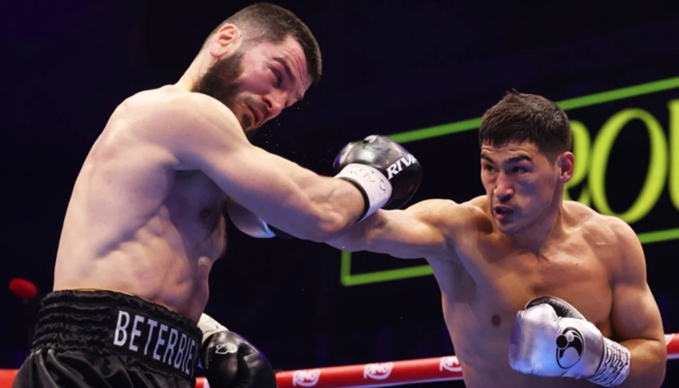 Dmitriy Bivol Artur Beterbiyevni magʻlub etdi. U endi mutlaq jahon chempioni!