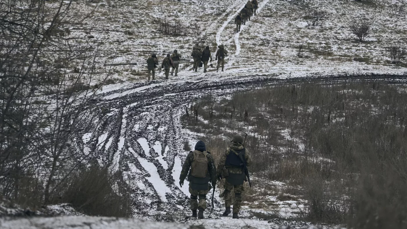 Ukraina harbiylari nega jang maydonini ruxsatsiz tark etmoqda?