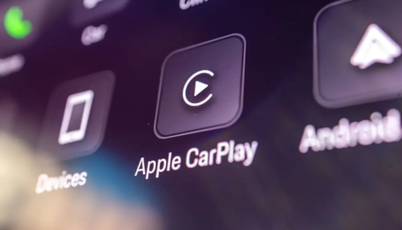 GM Drops Support for CarPlay and Android Auto!