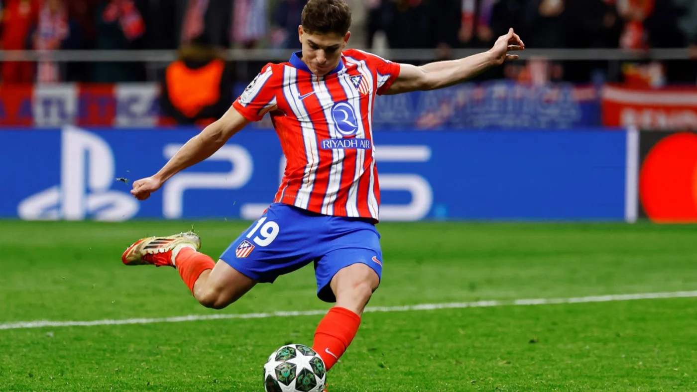 Atletico Madrid took the lead over Barcelona in the first half