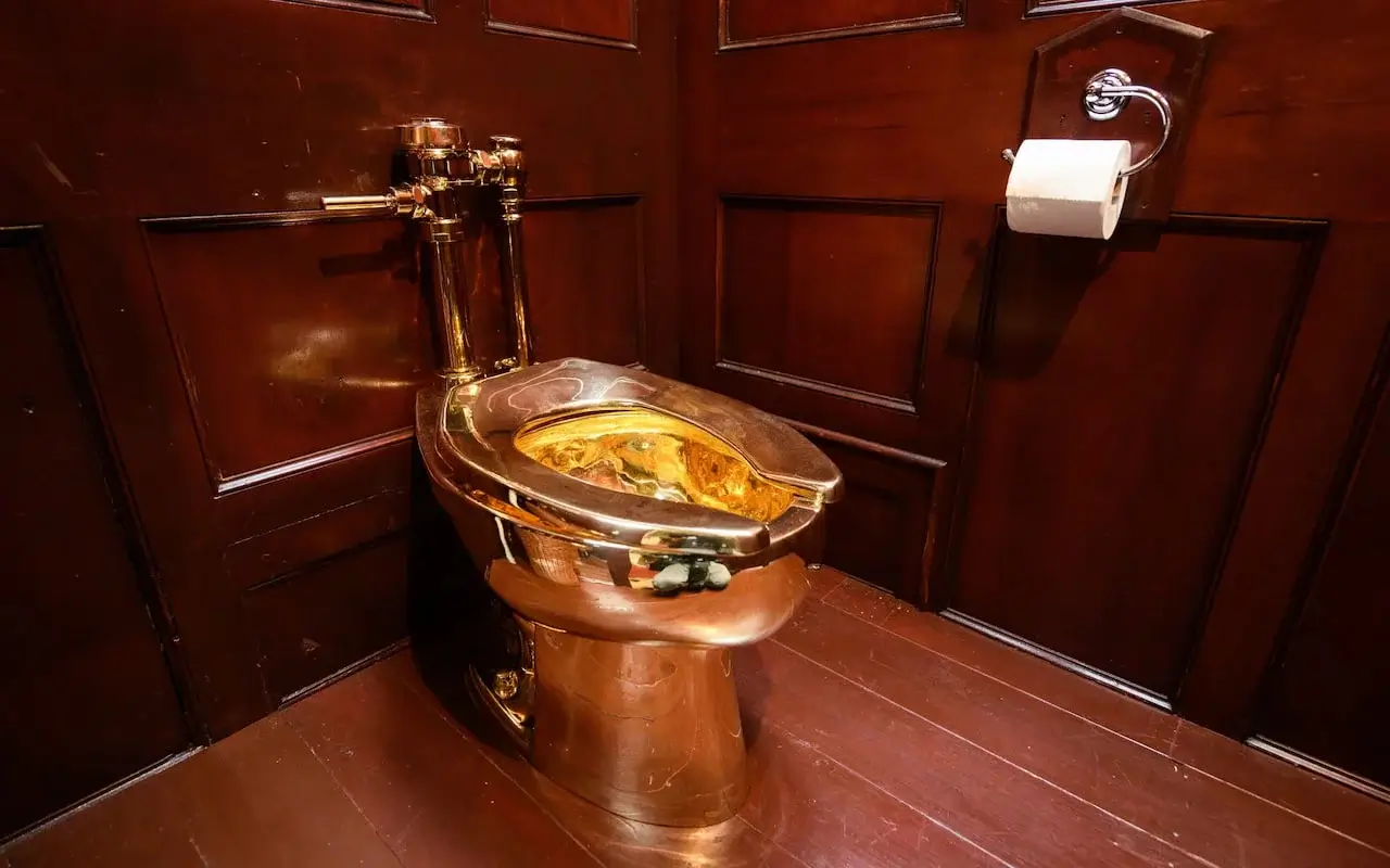 Two suspects were tried for stealing a gold toilet in Great Britain