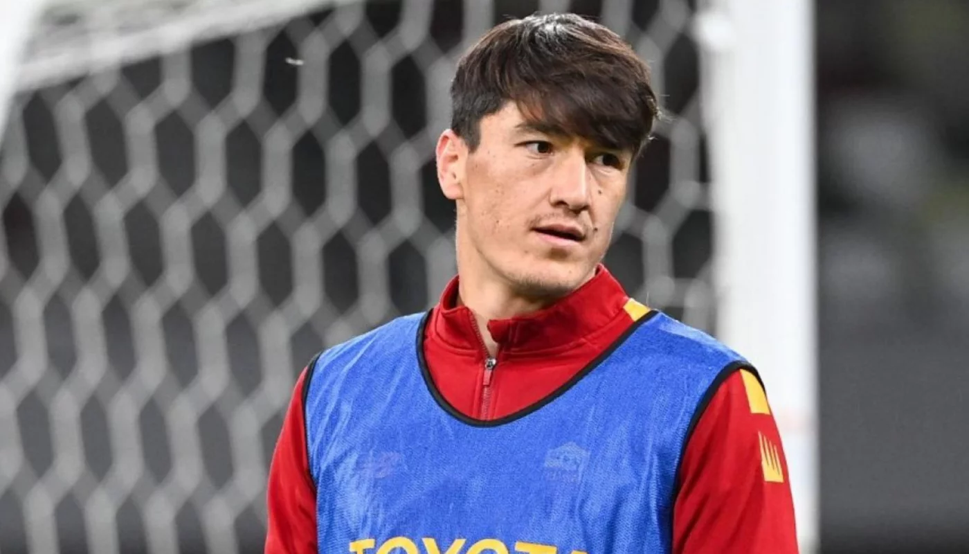 Why did the former Roma striker oppose Shomurodov playing in the starting lineup?