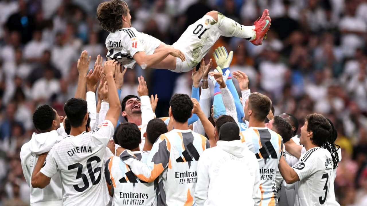 Bernabéu said goodbye to Modrić. Real fans couldn't hold back their tears (video)