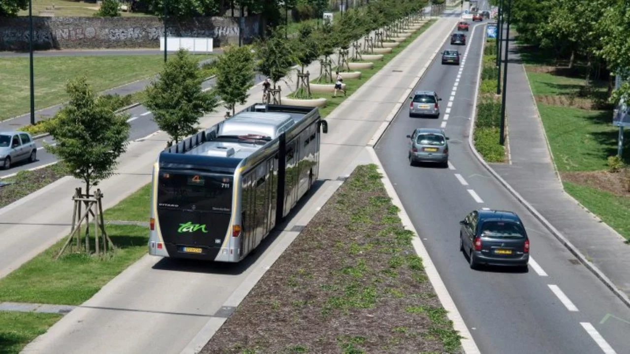 Tashkent to receive $40M grant for smart buses and BRT lanes
