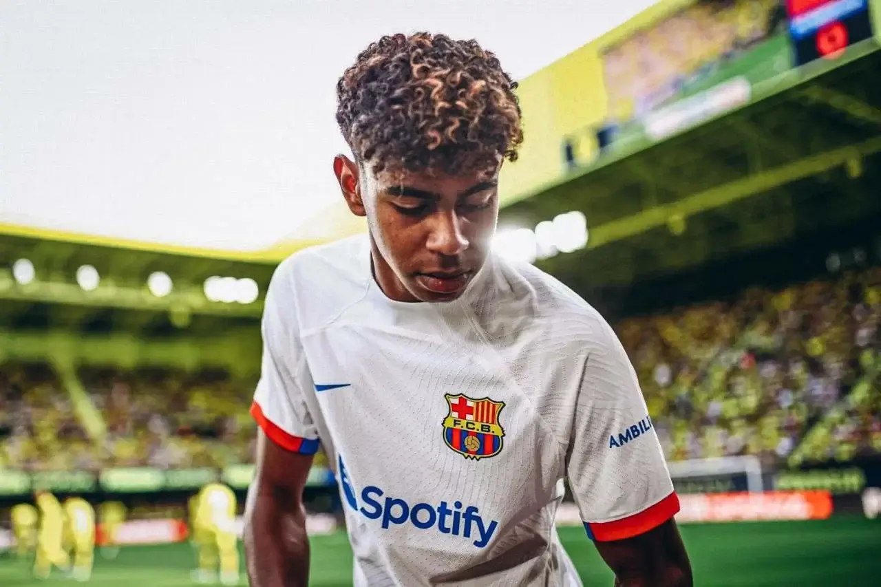 Lamin Yamal eng yaxshi deb hisoblaydigan ikki futbolchi nomini aytdi