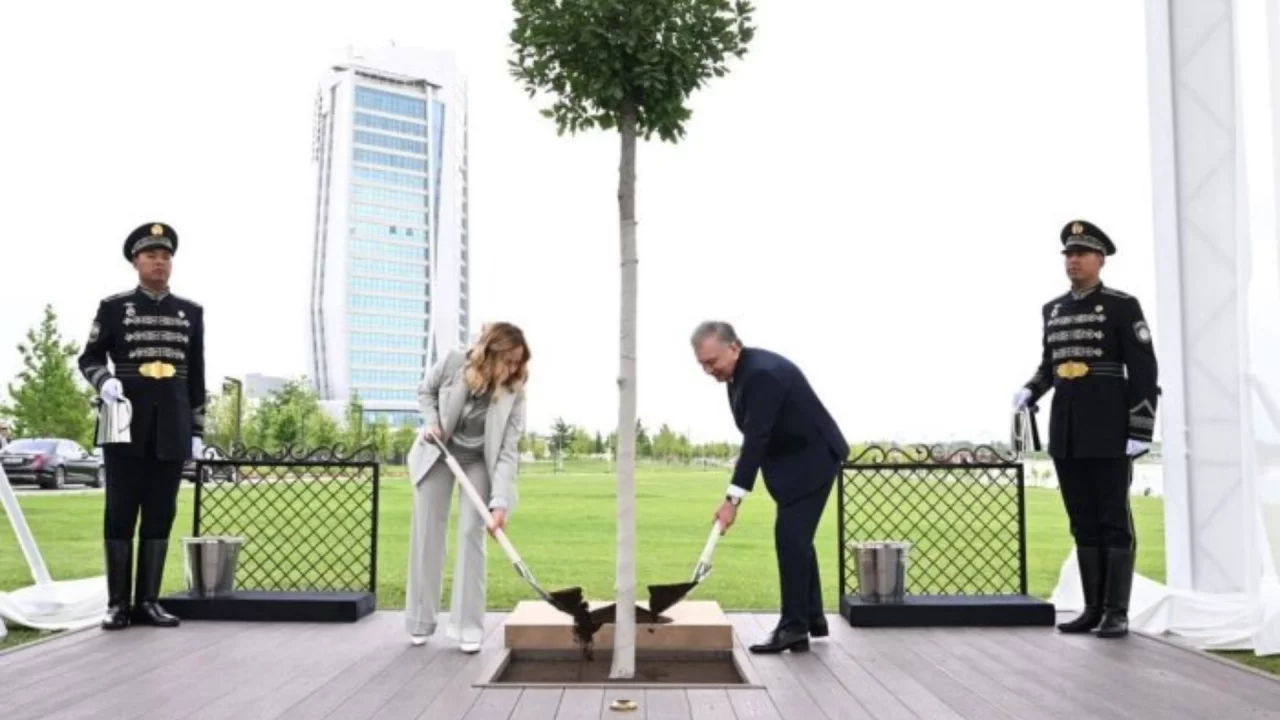 O‘zbekiston Prezidenti va Italiya Bosh vaziri daraxt o‘tqazdilar