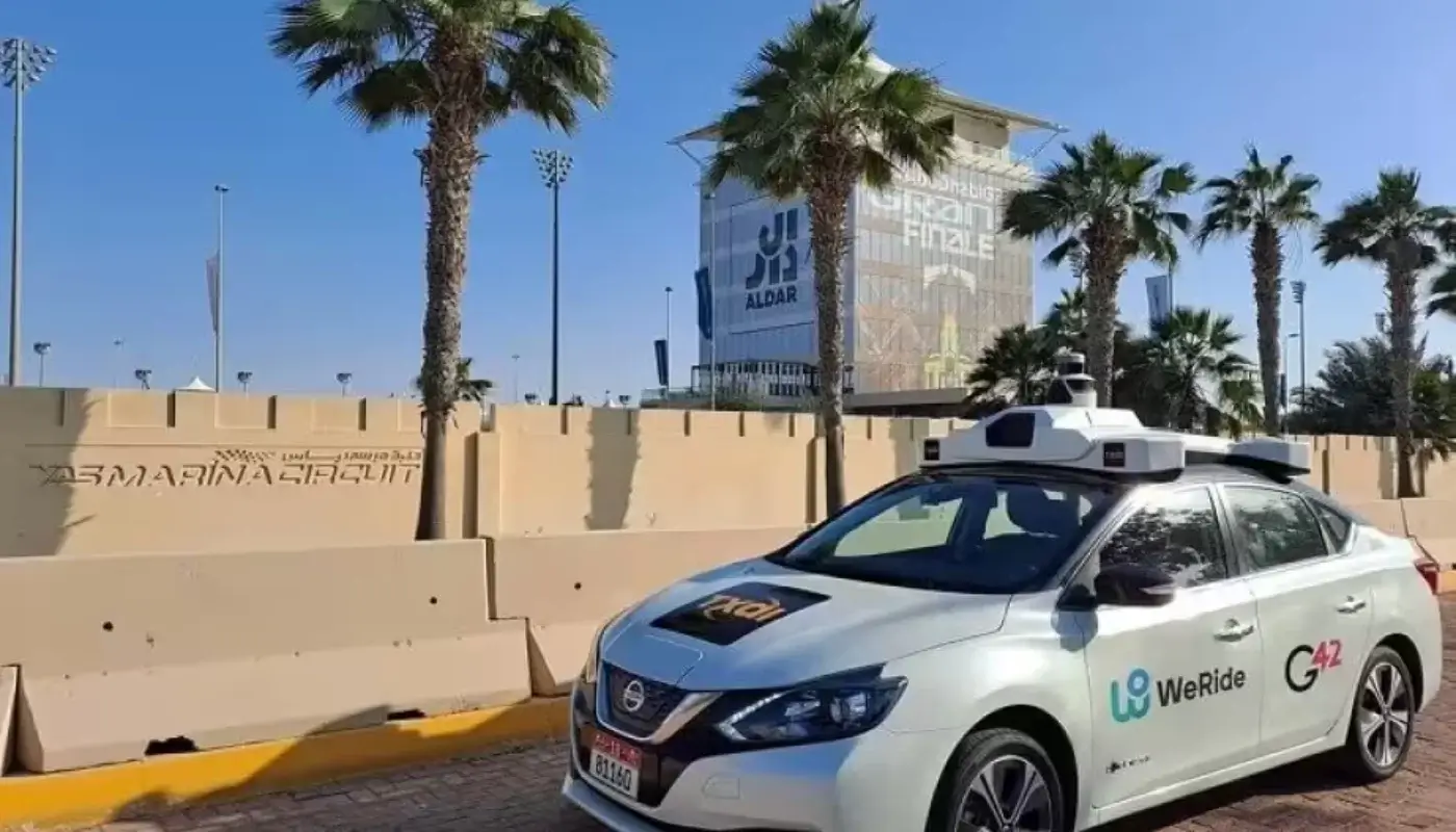 Abu Dabi'de tamamen sürücüsüz bir robot taksi denemesi başladı