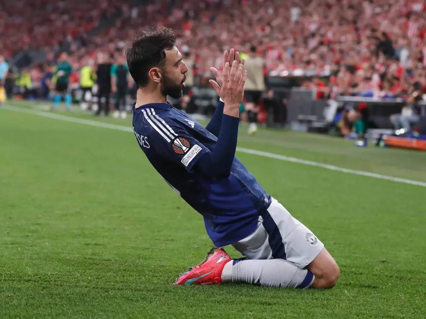 Bruno Fernandes receives major offer from Saudi club: Will the Man United star leave?