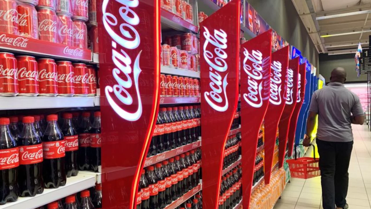 35 Stones removed from man who drank Coca-Cola daily!