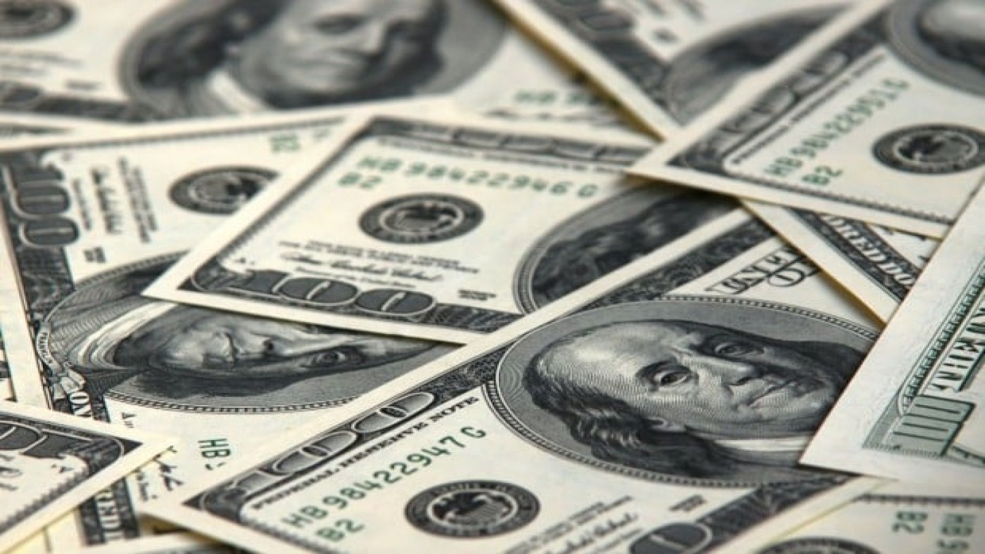 Dollarning rasmiy kursi yana qariyb 50 so‘mga oshdi