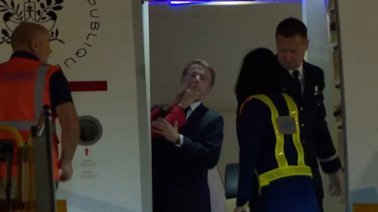 Macron gets an unexpected "slap from his wife" in Vietnam - what caused the incident?