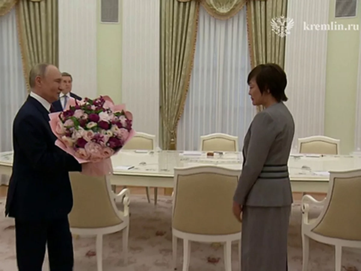 Abening bevasi Putin bilan uchrashuvda nega ko‘z yoshini tiya olmadi?