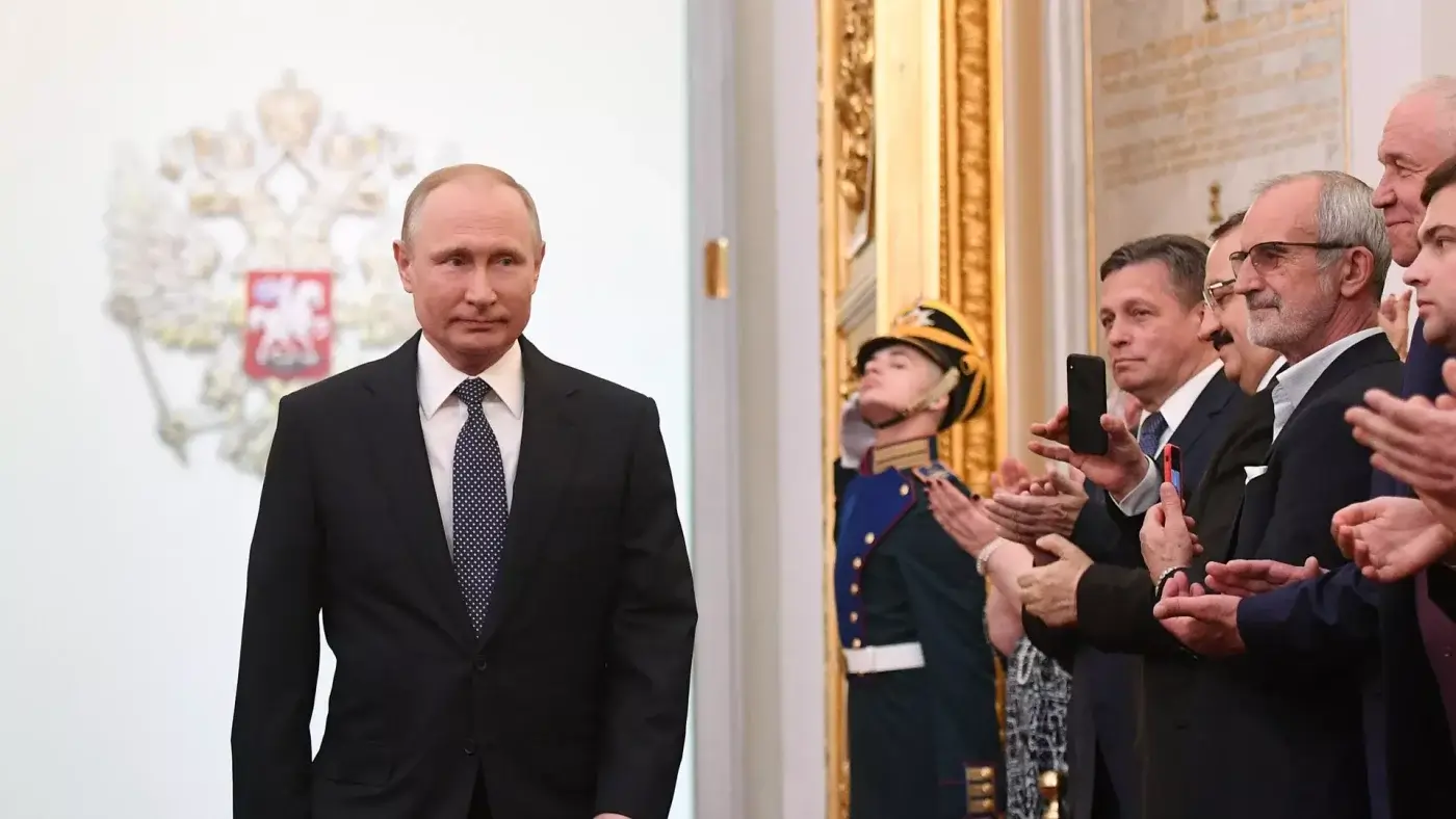 Путин ўз ишининг қийинчиликлари ва мамлакат келажаги ҳақида фикр билдирди