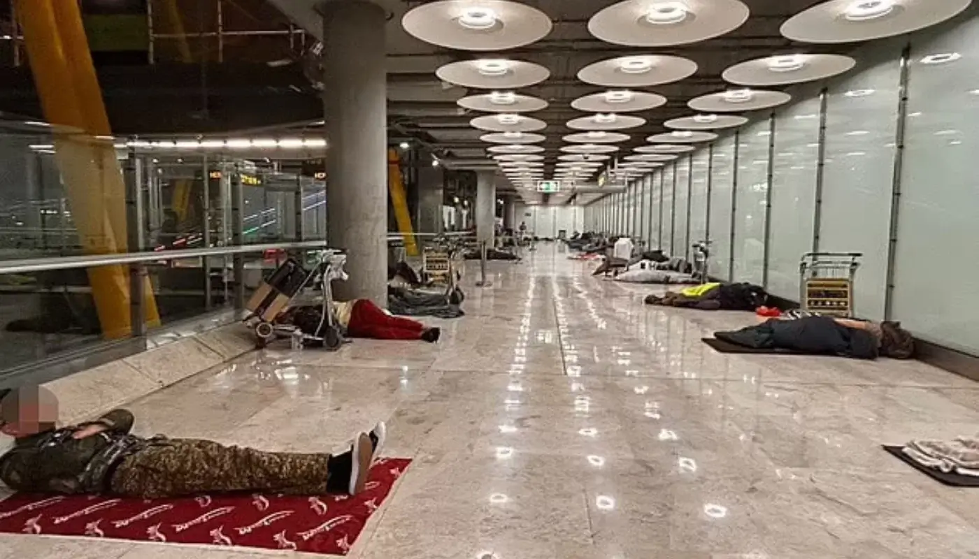 Madrid Havalimanı'nda evsiz krizi yoğunlaşıyor