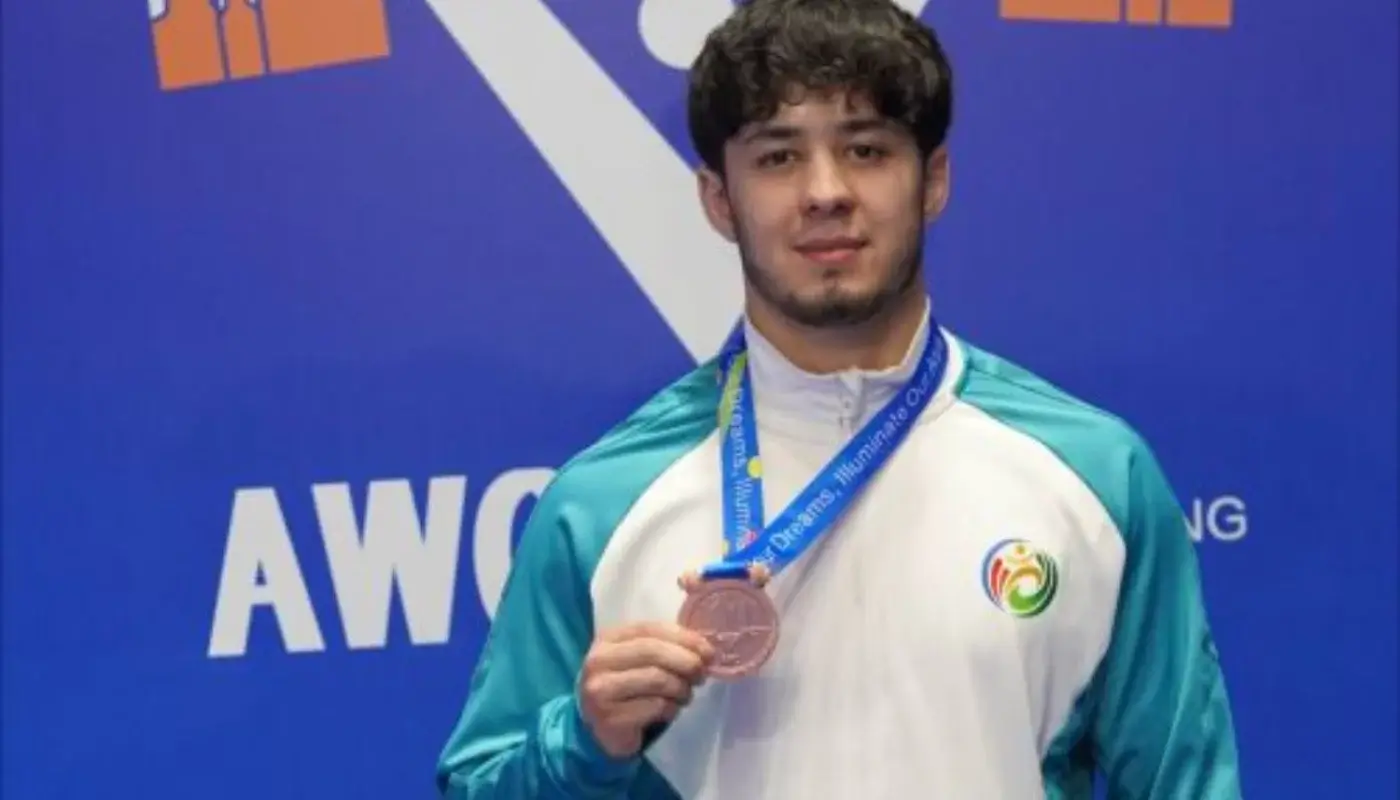 Husinboy Matrasulov presented Uzbekistan with the first medal at the Asian Weightlifting Championship