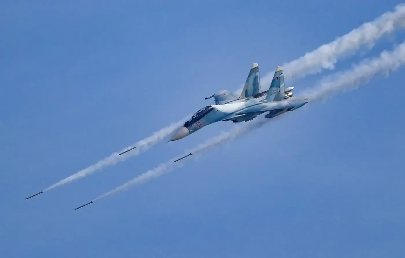 Ukraine destroys a Russian Su-30 aircraft using a naval drone: a world first!