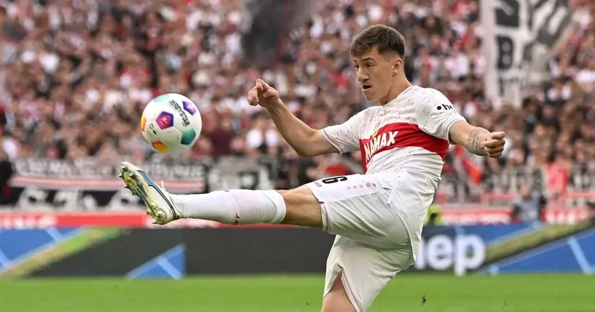 Which player does Toni Kroos recommend to the management of "Real"?