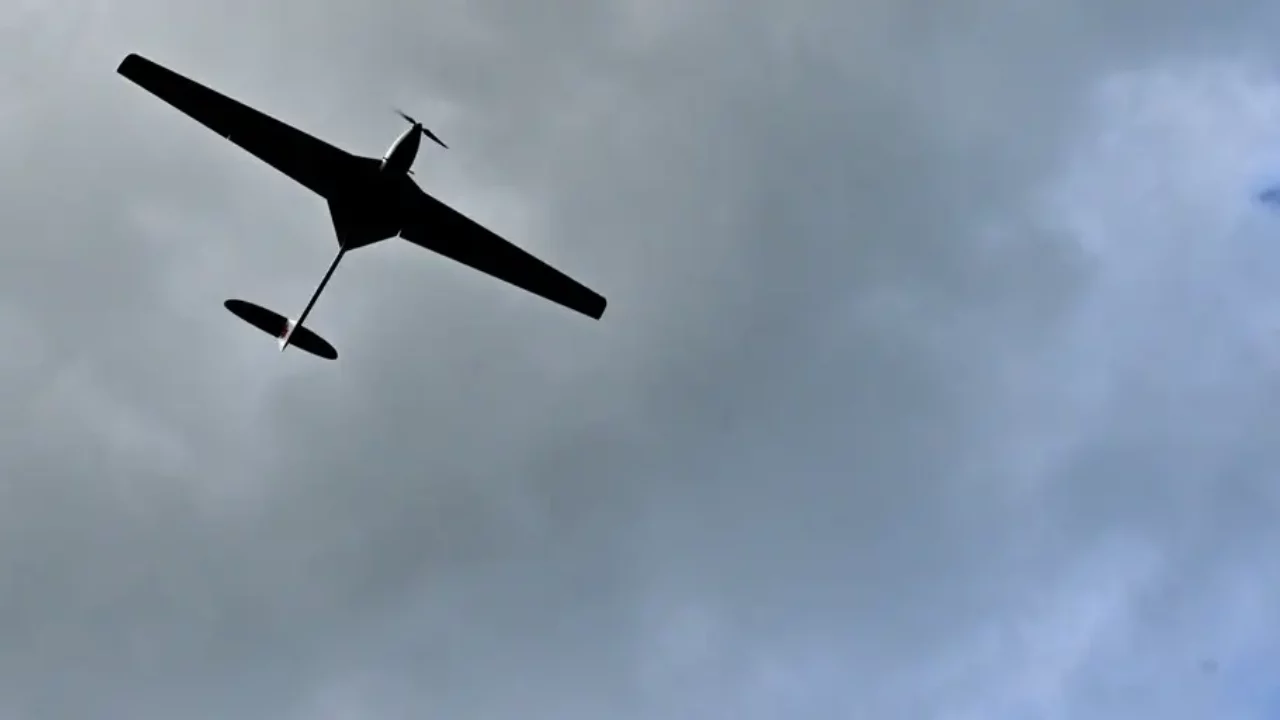 Moskvada dronlar hujumi: 33 ta dron yo‘q qilindi, aeroportlar vaqtincha yopildi