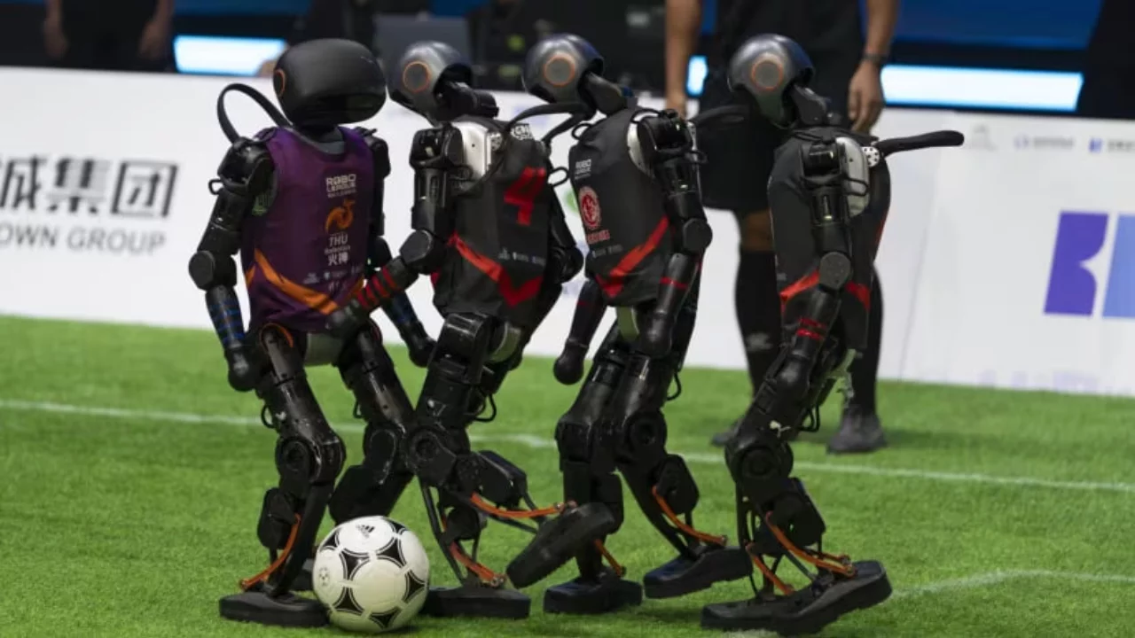 Robots played football in China, some left the field on stretchers (video)