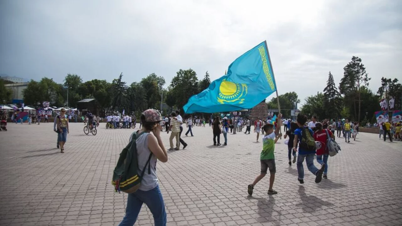 In Kazakhstan, the population exceeded 20 million, but the provinces began to empty