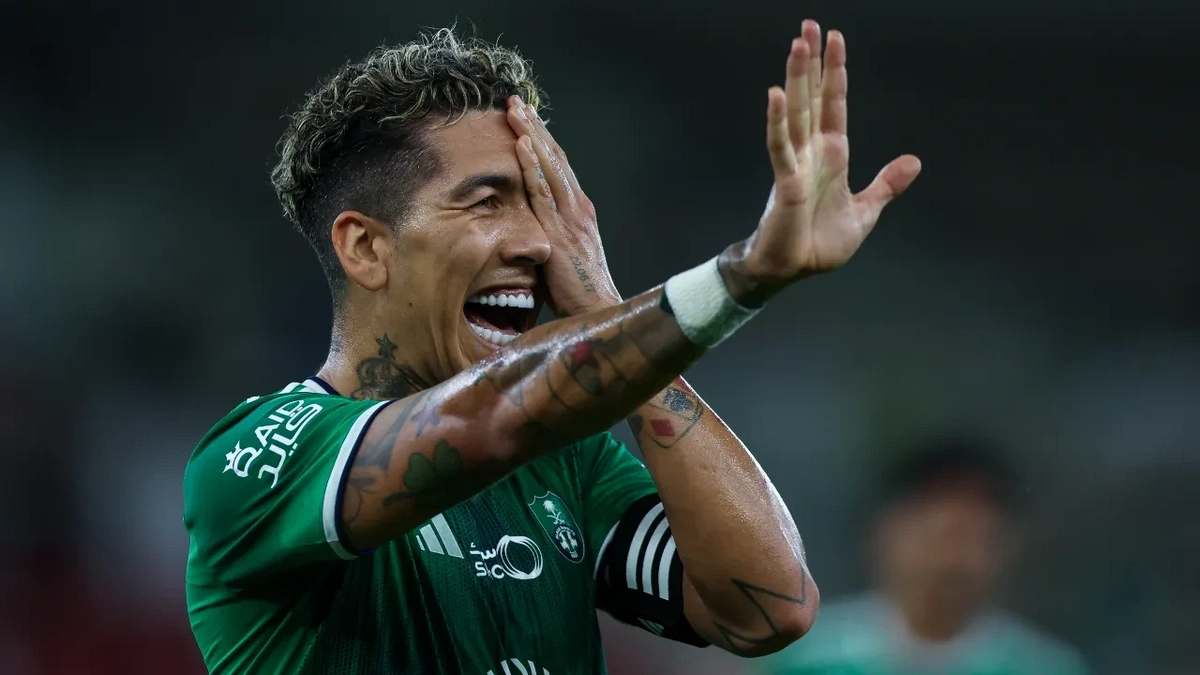 A famous Turkish club has joined the race for Roberto Firmino