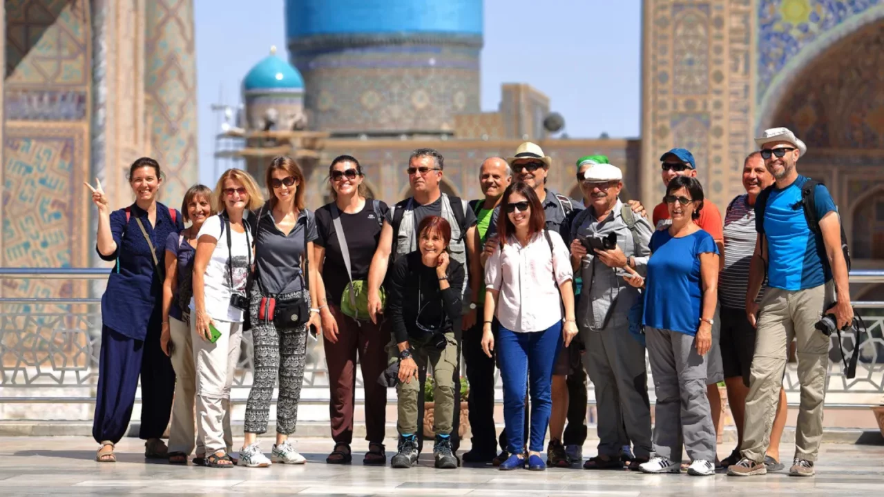 O‘zbekiston turizmda yangi cho‘qqini zabt etdi: Mayda 1,1 mln sayyoh!