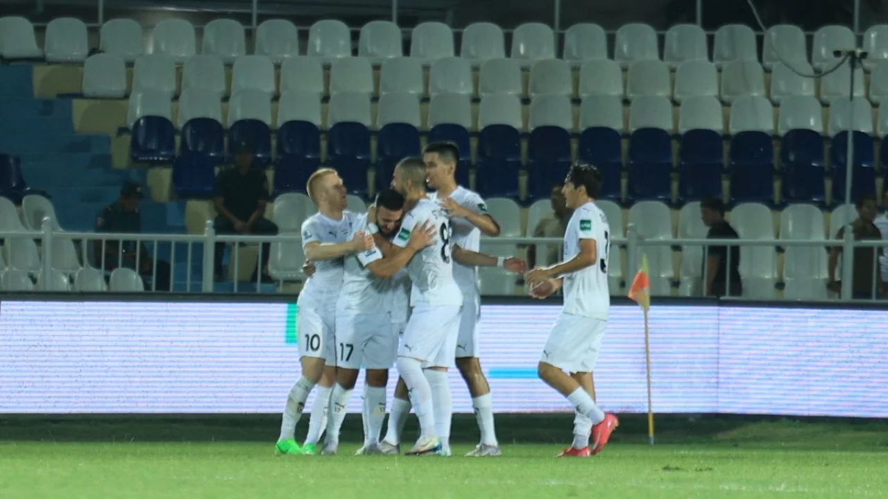 Super League. "Dynamo" won in Kokand playing with 10 men