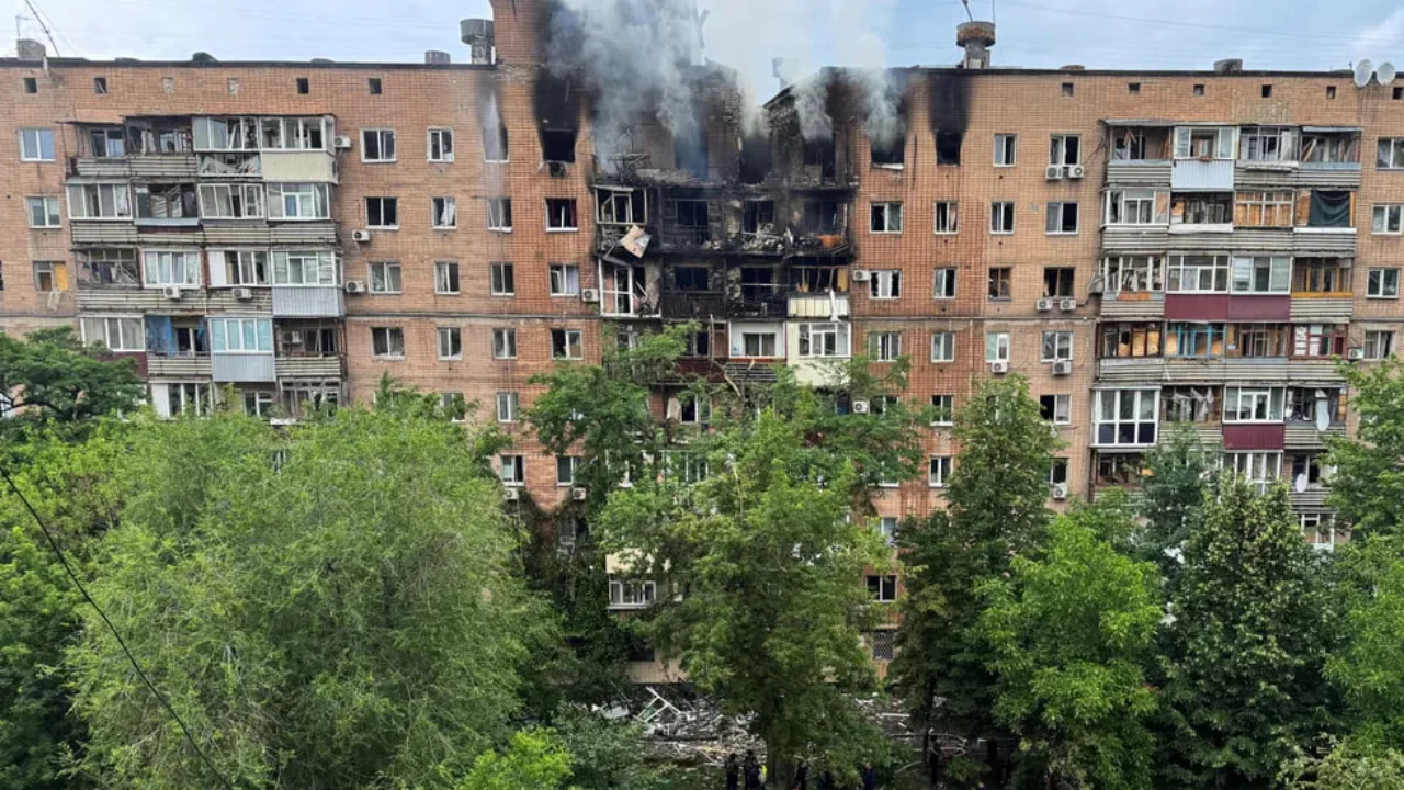 Россия Харкив бўйлаб уруш давридаги энг йирик зарбани йўллади (фото)