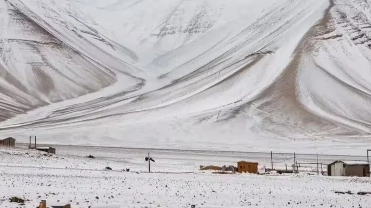Snow in the symbol of drought, the Atacama Desert – is the climate changing?