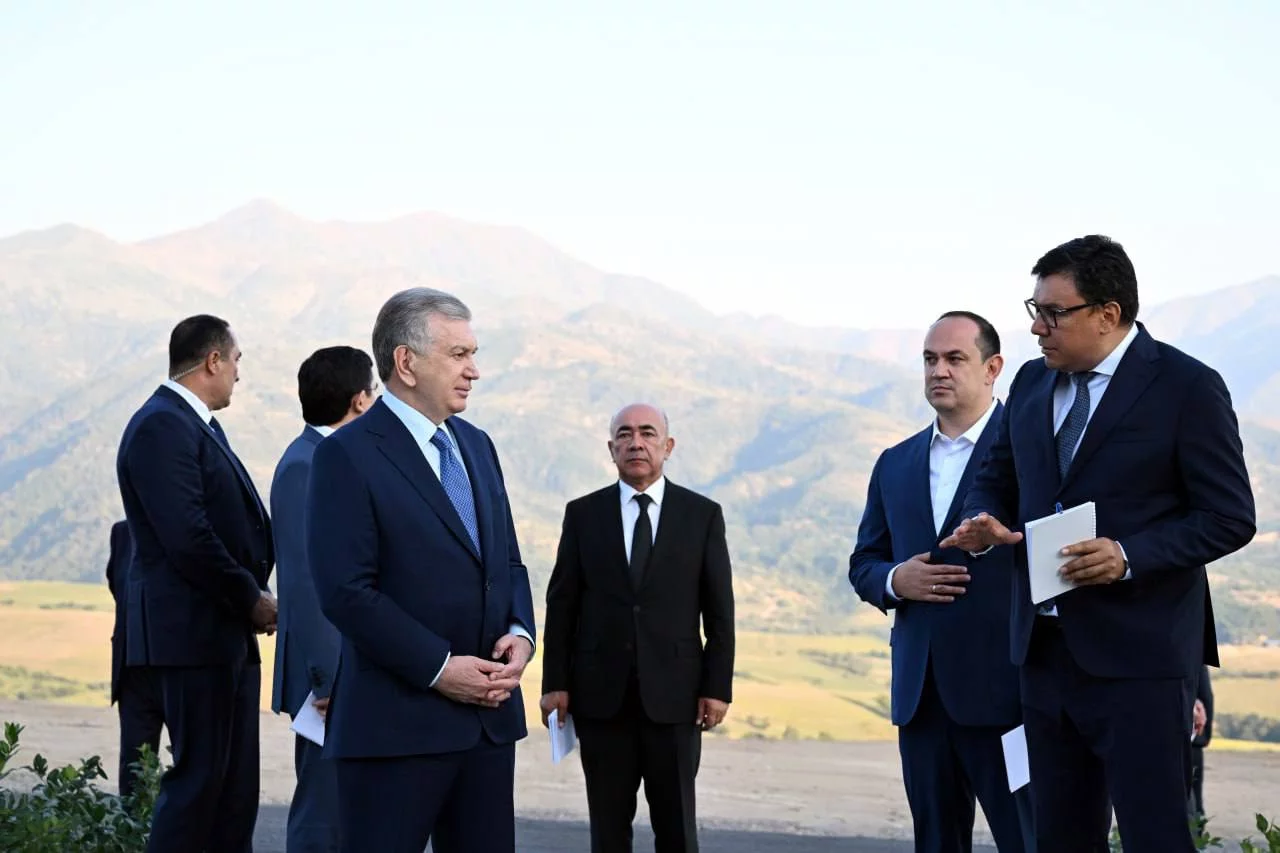 Shawkat Mirziyoyev got acquainted with the project of a ski resort on the "Golden Belt" peak