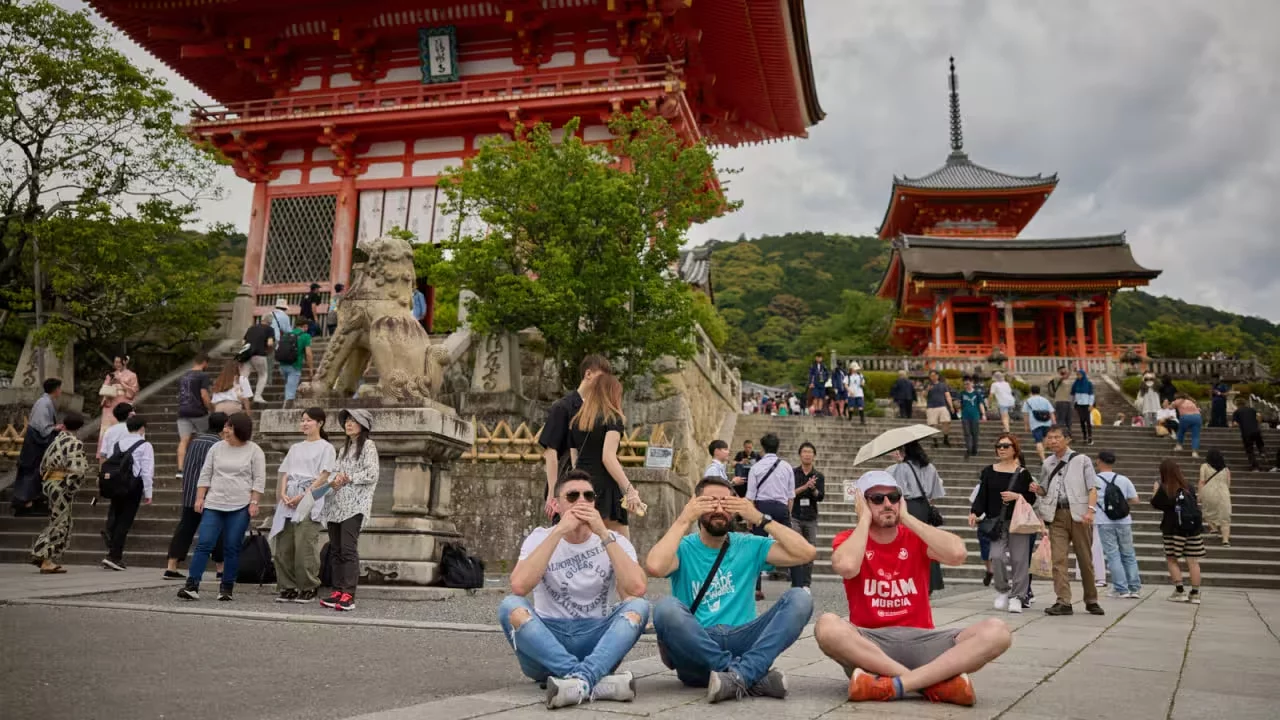 Japonya turistler için sigorta ve vergi kontrollerini sıkılaştırıyor