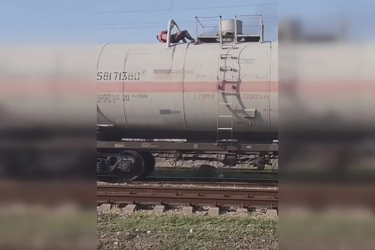 A man who climbed into a tanker in Andijan was electrocuted - a threat to life on the railway