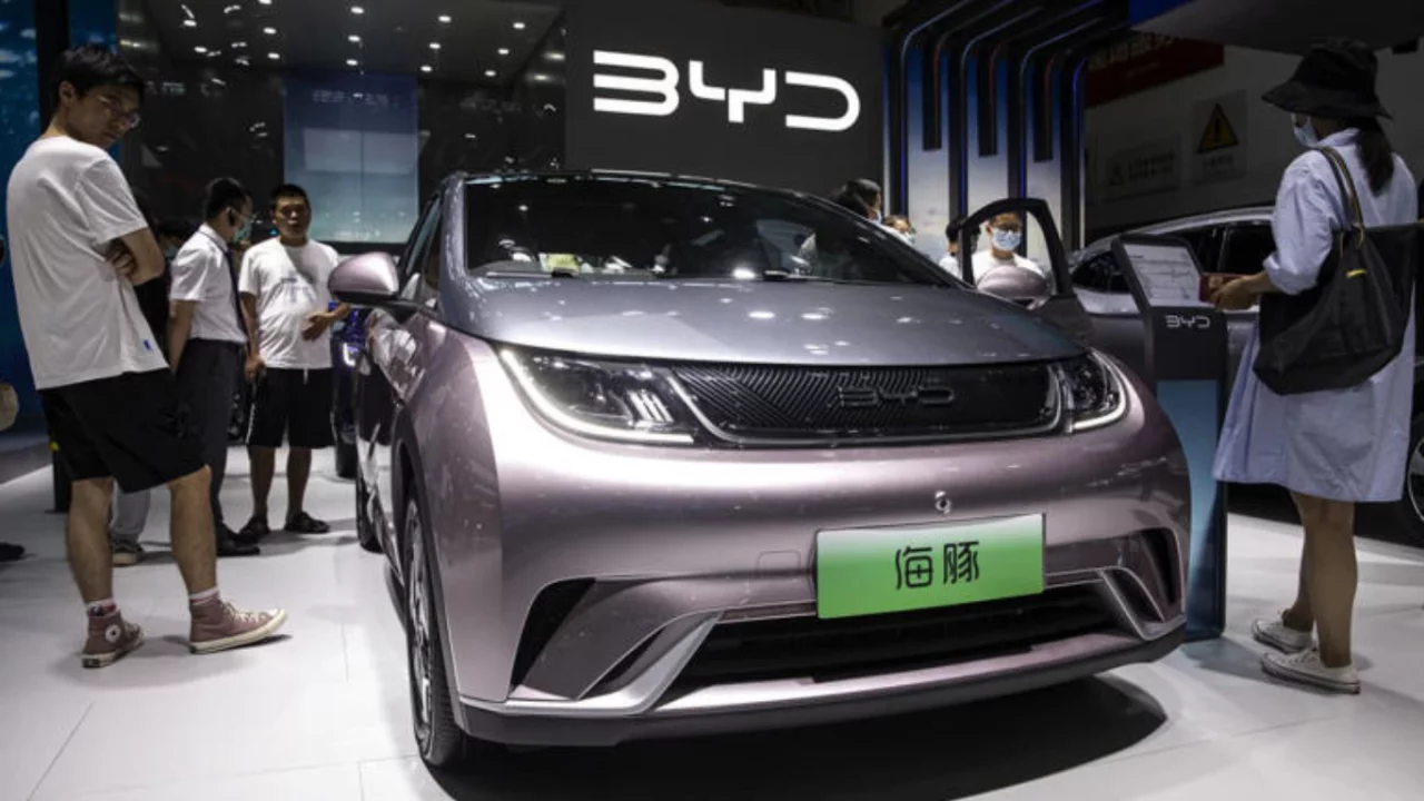 BYD заводлари тўхтаб қолмоқда, электромобиллар омборда қолди